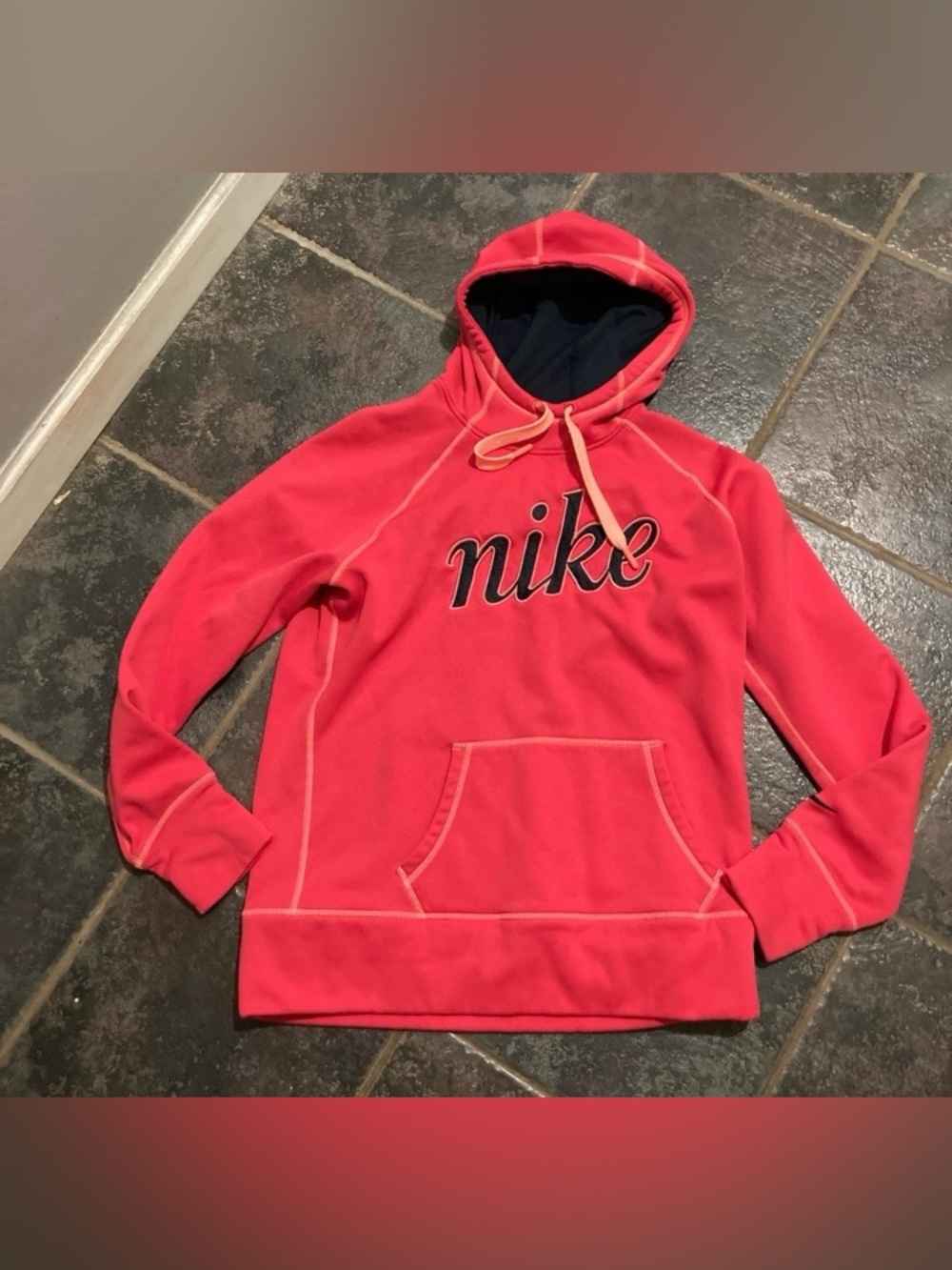 Nike Women’s Coral/Pink Hooded Sweatshirt Size L